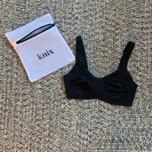 KNIX Padded V Neck Bra (Size 6)